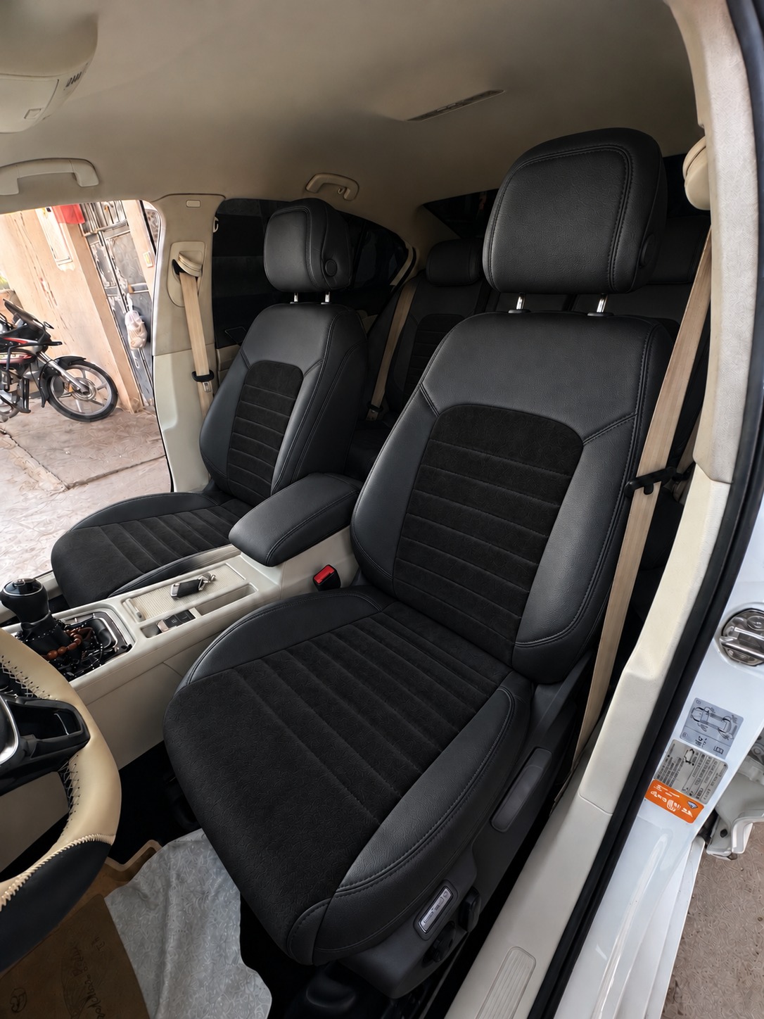 Siyah oto koltuk kılıfı, B2ECE809 tasarımı